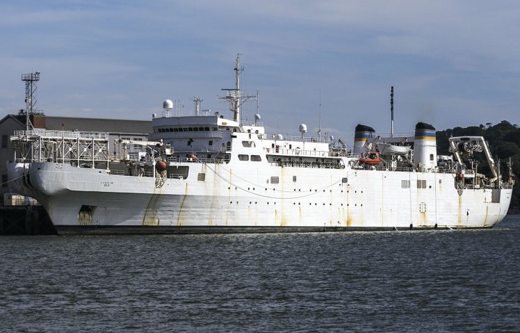 
        Commissioned into service in 1984, USNS 
        Ze
        us is the only active cable laying/repair ship in the US Navy.
       (Cem Devrim Yaylali)