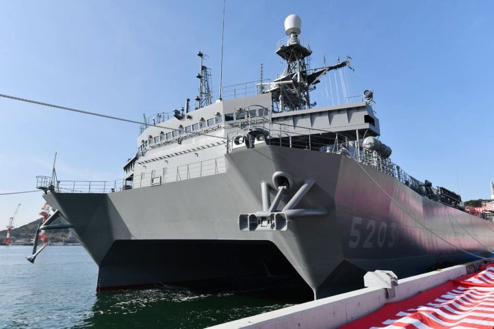 
        The JMSDF commissioned
        Aki
        , its third Hibiki-class ocean surveillance ship, in a ceremony held on 4 March in Tamano City, southern Okayama Prefecture.
       (JMSDF)