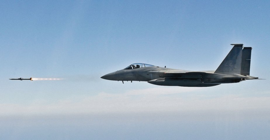 An illustrative image of an F-15C firing an AIM-120 AMRAAM. No image of the claimed world’s longest shot has been released, and neither has the USAF said how long the shot actually was. (Raytheon)